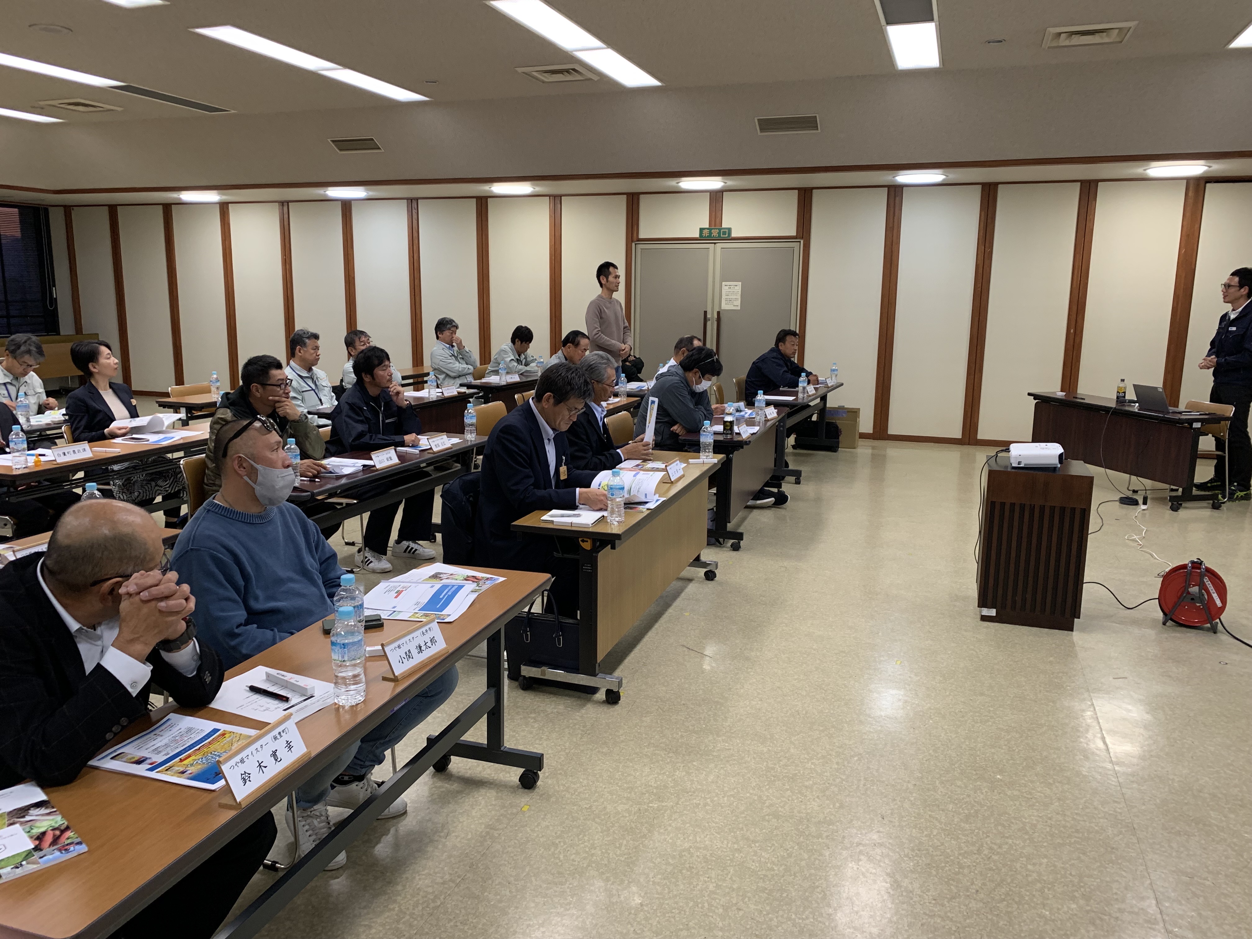 講演を熱心に聞くマイスターの皆さん